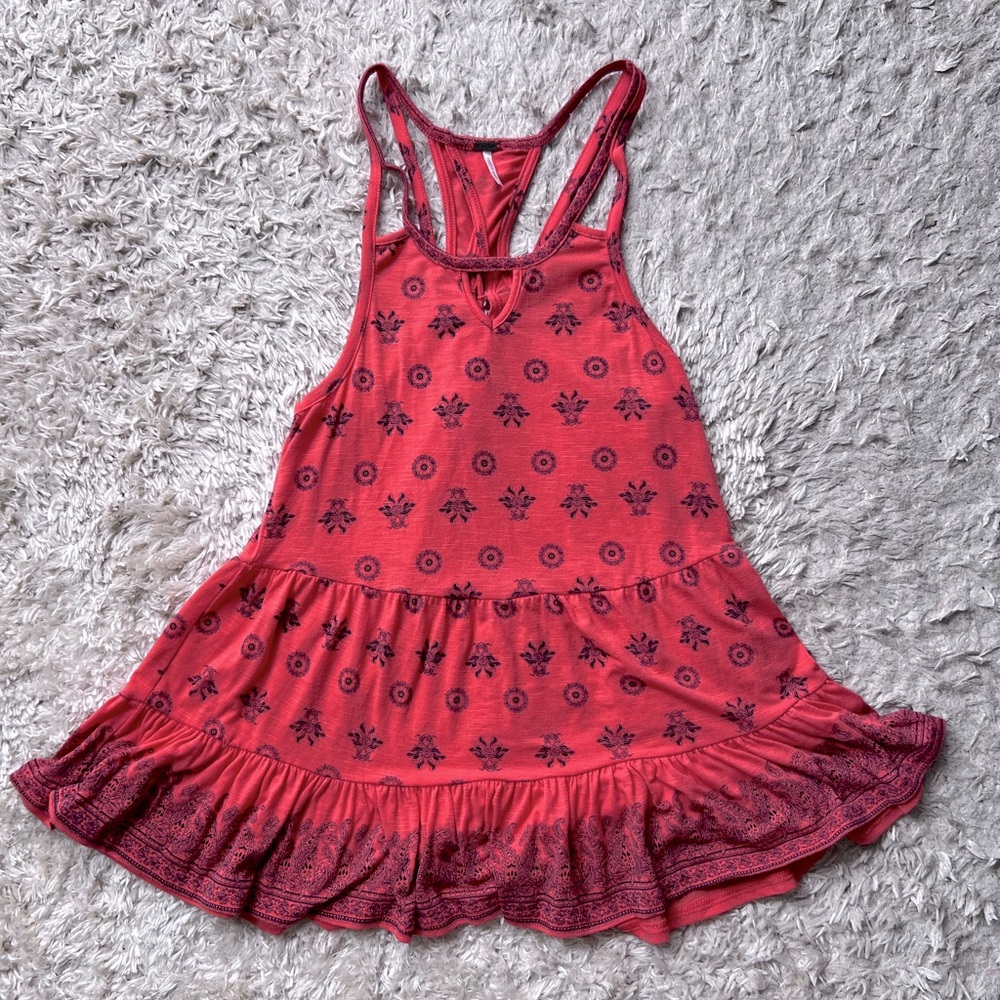Coral tierd top